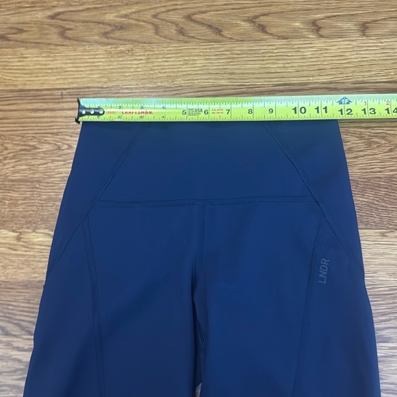 LNDR Navy Blue Biker Shorts Size XS - Picture 4 of 9